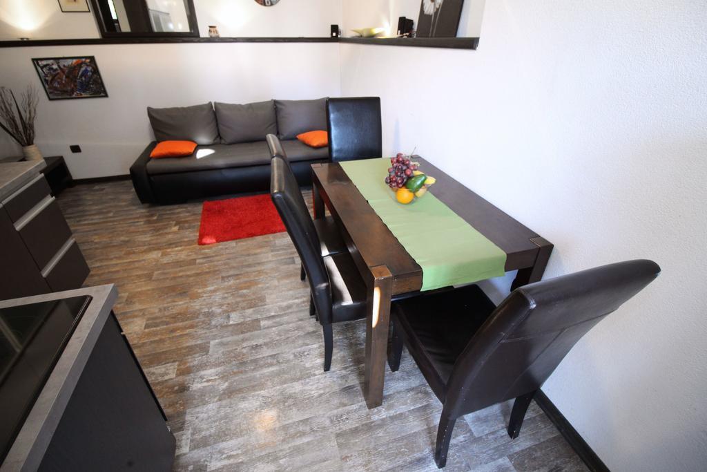 Apartments Nevija โรวีน ภายนอก รูปภาพ